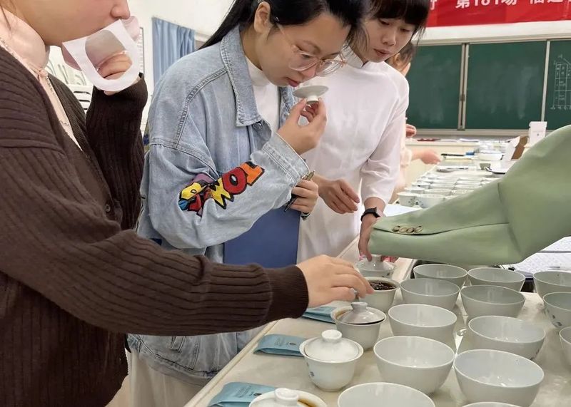 有关于闷声持续办大事,海茶会斗茶中国行再办13场!的相关信息(32)