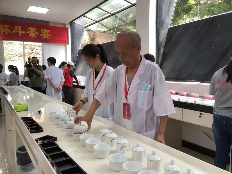 有关于今天,他们最“红”!第17届“坦洋工夫”杯茶王诞生!的内容(5)