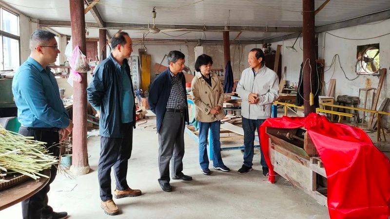 有关于全国《首台扁型茶炒制机》收藏于中国龙井茶博物馆的相关内容