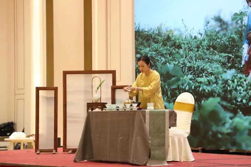关于中国祁红看池州，香飘天下九华茶——2022第二届池州斗茶赛暨茶艺师大赛结果丰硕的最新消息(14)