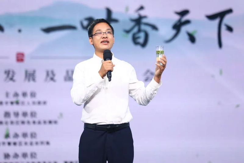 有关于覃塘毛尖茶产业发展及品牌推介会在南宁举行的新闻(14)