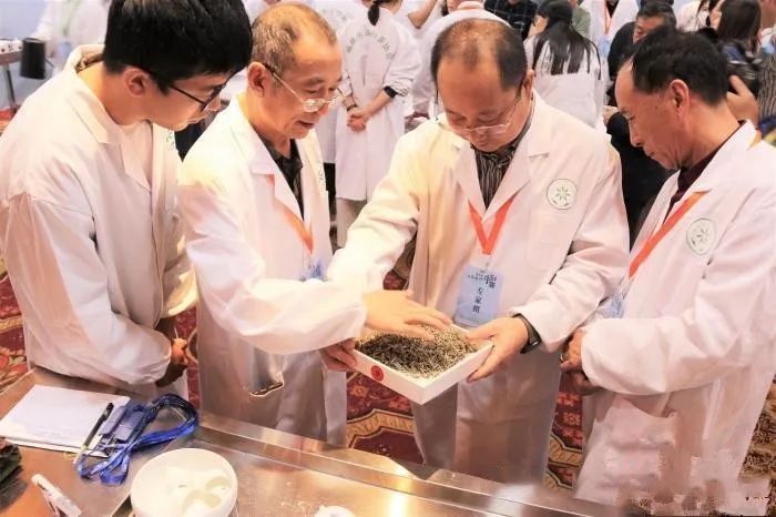 有关于“中国白茶之乡”民间斗茶赛：“工匠”竞技茶香飘的新闻