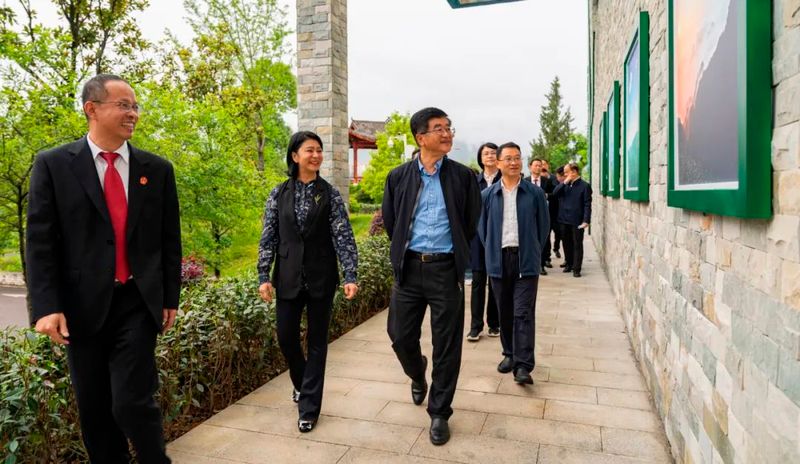 有关于慕德贵来湄潭调研要求：确保第14届贵州茶博会办出成效办出特色的资讯(1)