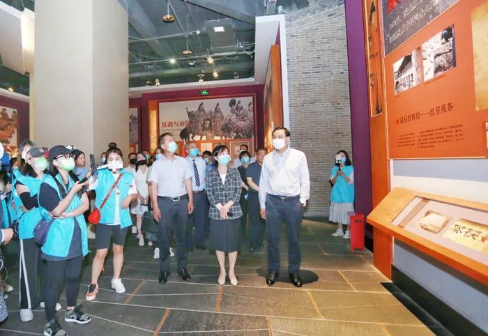 有关于第三届陕西网上茶博会泾河新城专场举行2021年茯茶产量3000余吨产值近5亿元的消息