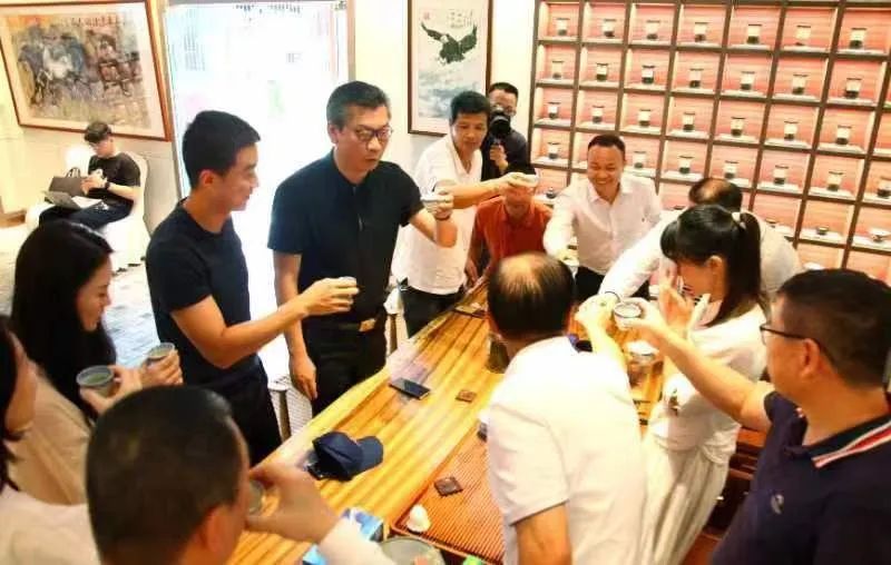 有关于“品老茶 赏新茶”东莞“国际茶日”引导喝老茶藏新茶的消费习惯的相关信息(6)