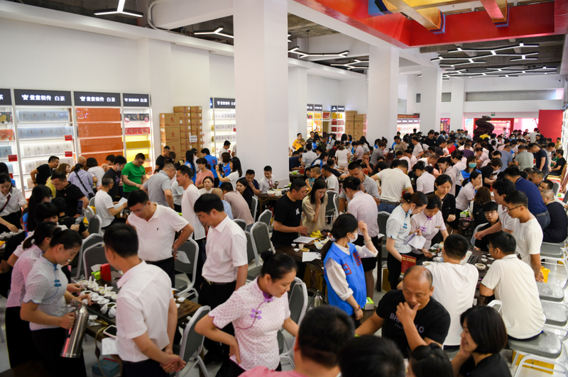 有关于“王”的盛宴！18万“醉西施”茶王品鉴会揭开面纱！的消息