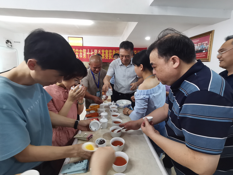 有关于各路“茶王”登场,200+茶人坦诚香鉴!的消息(4)