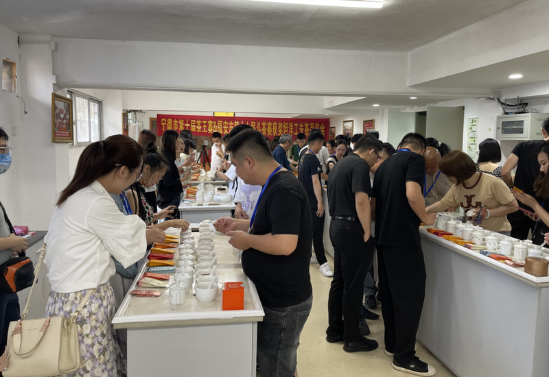 有关于各路“茶王”登场,200+茶人坦诚香鉴!的消息