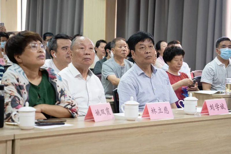 关于这场讲座深度追溯白茶源头及药效,快来学习一下吧!的相关内容(13)
