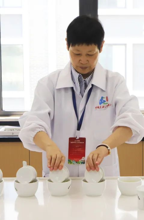 有关于高手云集!2022安徽省首届茶叶加工工职业技能大赛正式开赛!的信息(18)