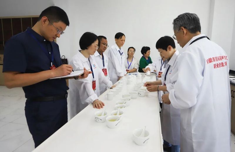 有关于高手云集!2022安徽省首届茶叶加工工职业技能大赛正式开赛!的信息(14)