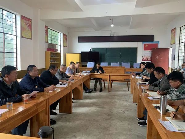 关于云南省农业科学院茶叶研究所所长何青元一行至梁河县调研指导茶产业发展的资讯(3)