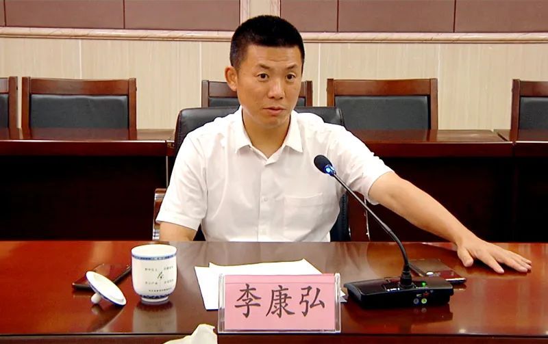 有关于贵州省商务厅副厅长李康弘到凤冈调研茶叶出口工作的信息(1)