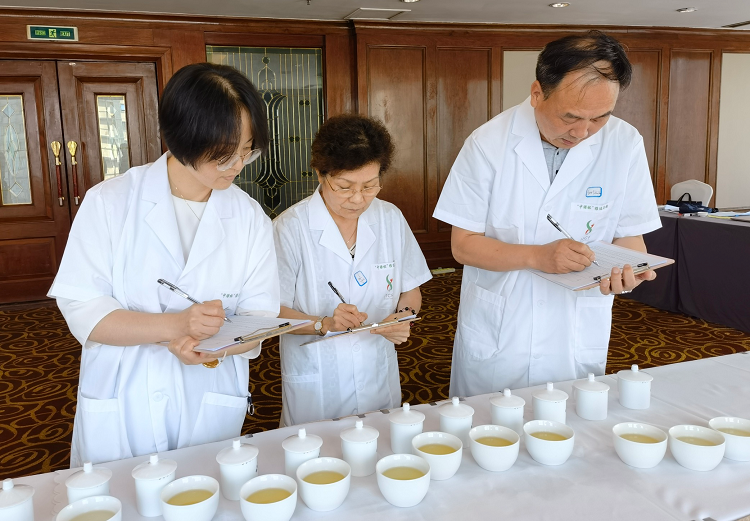 有关于第十一届“中绿杯”名优绿茶产品质量推选活动拉开帷幕!的内容(1)