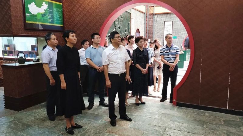 有关于宜昌市政协副主席杨宁带队赴五峰考察茶产业发展的消息