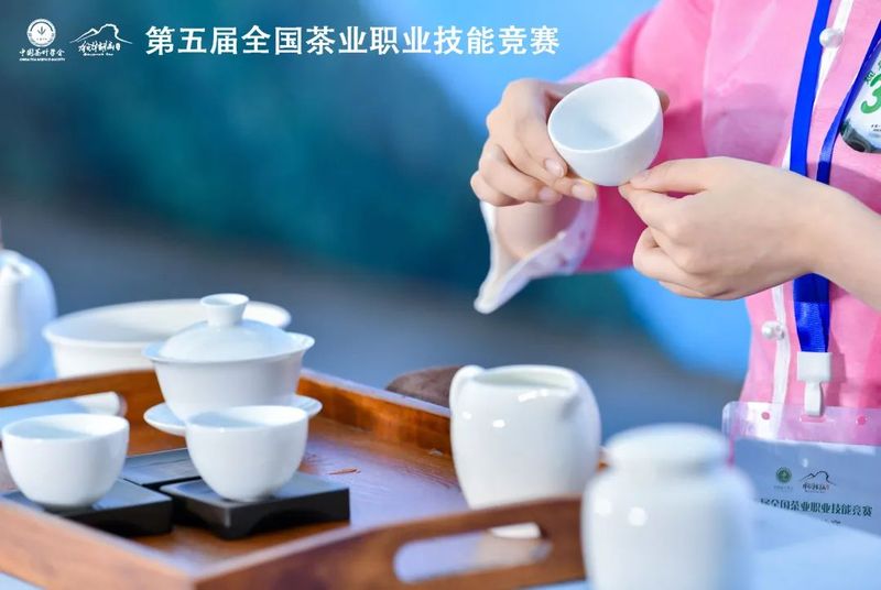 有关于恩施两名选手代表湖北在全国茶业比赛中获奖！的相关内容(5)