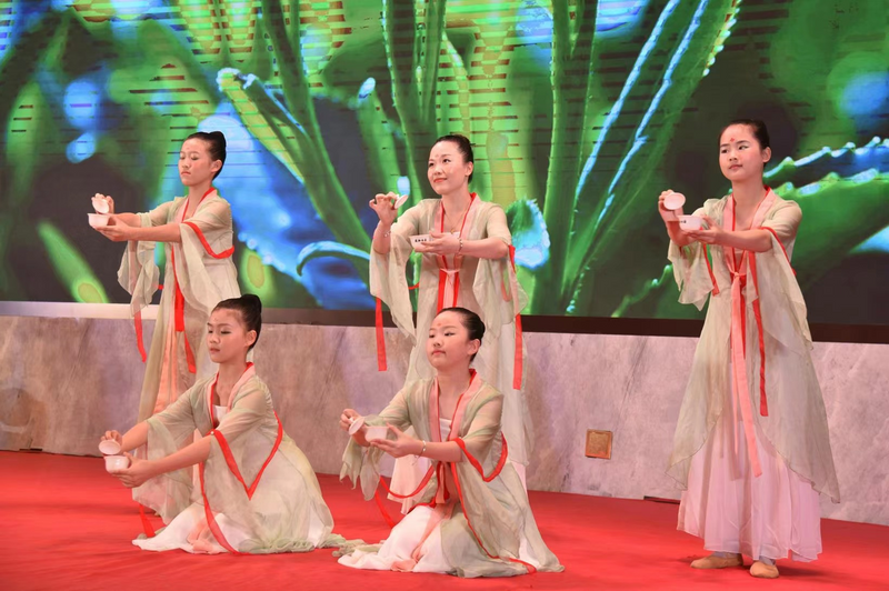 关于白茶遇见美食——食在茶乡·政和茶宴在华美达广场酒店举行的相关内容(2)