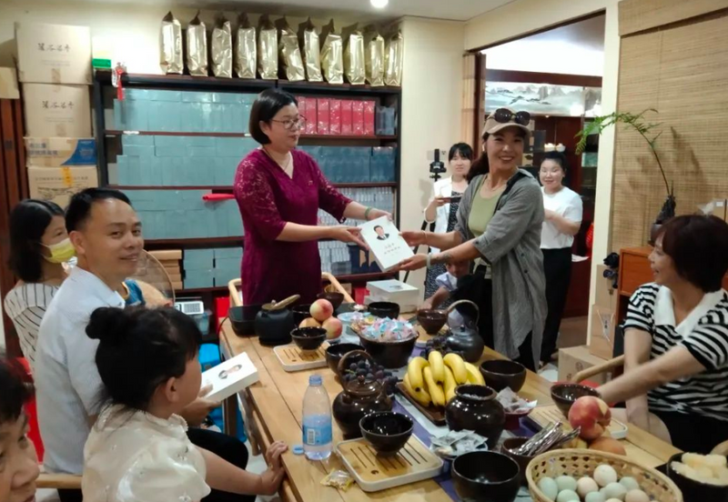 关于宁德:以茶会友共享传统文化,促进两岸妇女情感交融的新闻