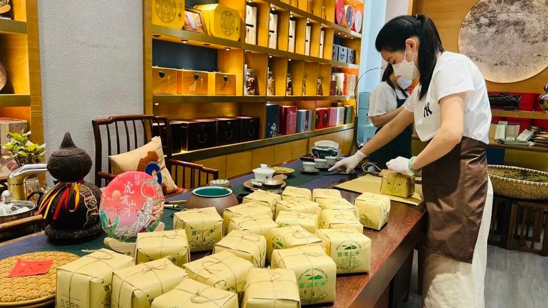 关于中国茶叶批发市场的“中年危机”的内容(3)