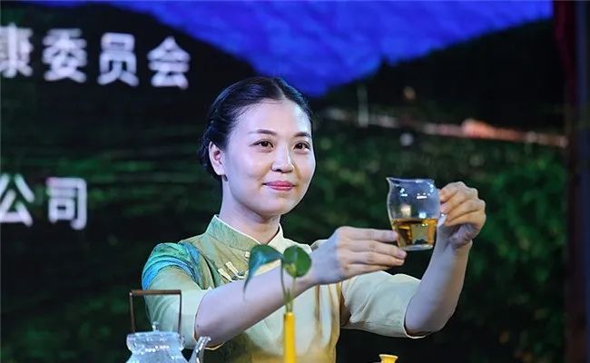 关于2022湖南紫鹊界有机茶业品牌论坛在长沙举行的最新消息(12)