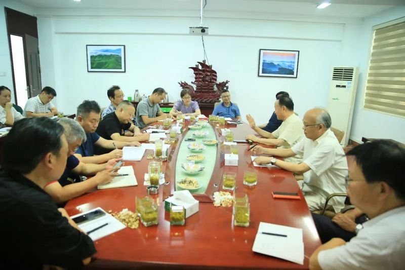 关于信阳市茶产业协会召开“三茶统筹”发展研讨会的消息(8)