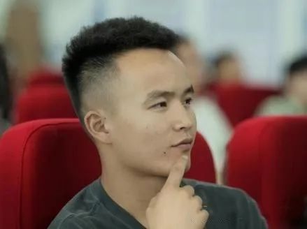 有关于贵州“甲秀茶”创始人周彬：从民族文化中找寻茶饮新滋味的资讯(2)