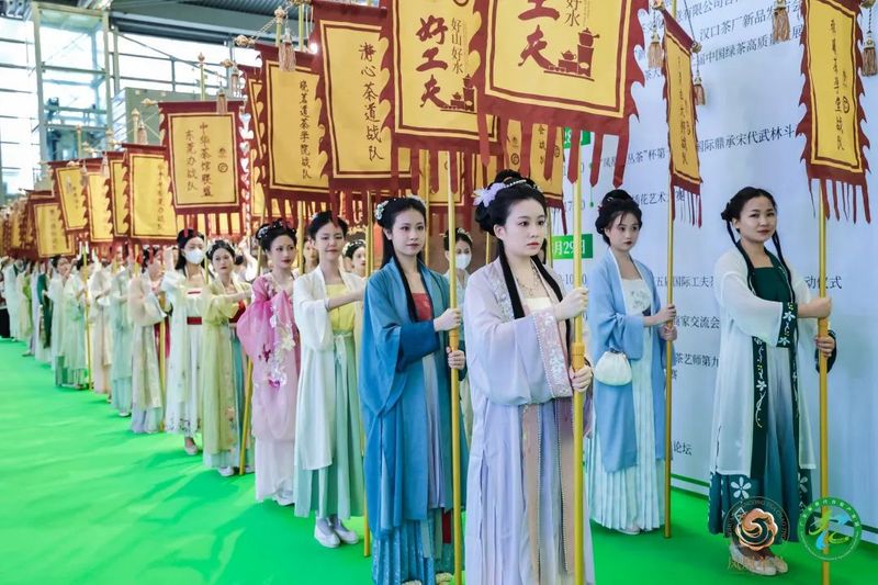 关于全国首个宋风“奥运会”！“凤凰单丛茶”杯第十二届国际鼎承宋代武林斗茶大会圆满举办！的新闻