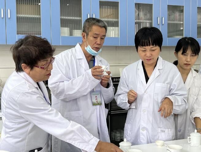 有关于茶香四溢 高手对决!云南省21名“茶匠”齐聚普洱同台竞技的信息(8)
