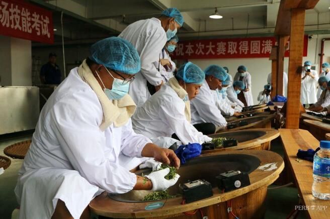 有关于茶香四溢 高手对决!云南省21名“茶匠”齐聚普洱同台竞技的信息(3)
