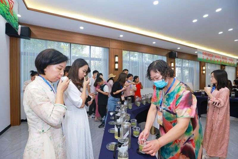 有关于统筹三茶促发展 文化赋能再扬帆 —— 壬寅年鸡公山中秋茶会精彩纷呈的最新消息(9)