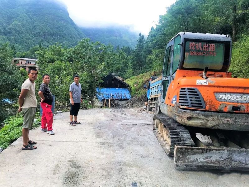 有关于都匀市茶农村:8条茶产业路架起群众增收致富桥的相关信息(1)