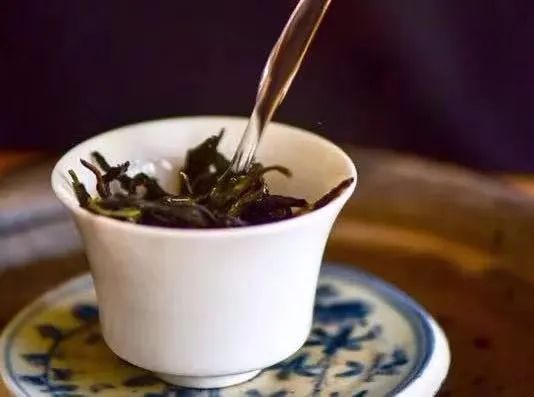 关于凤凰单丛茶 相约中国高铁 共品茗韵！的资讯(1)