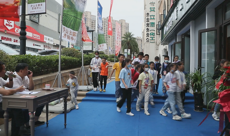关于“寻茶探秘” 小学生茶文化研学活动走进九江茶市的新闻(1)