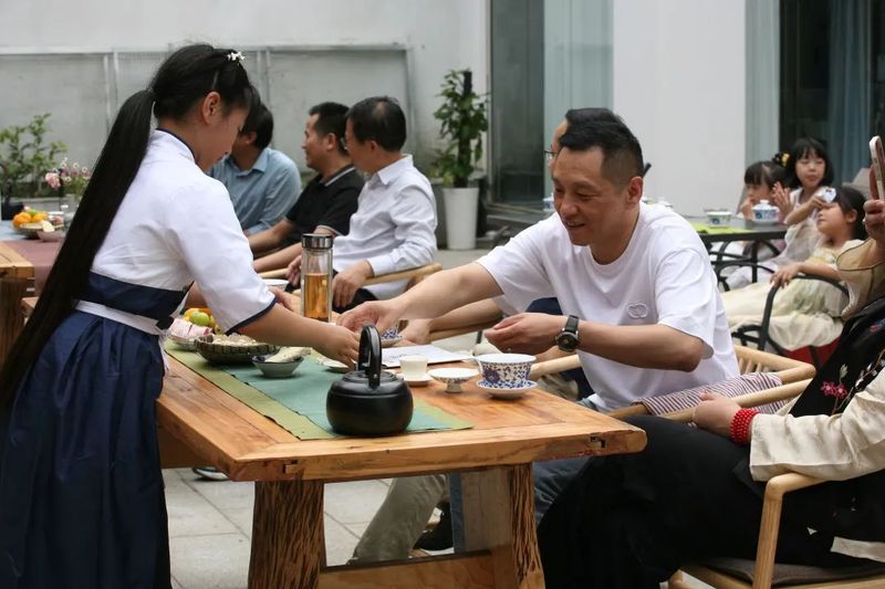 关于喜迎二十大 国庆有约——茶文化公园青少年茶会成功举行的最新消息(24)