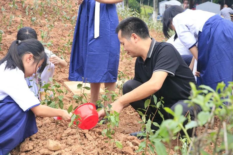 关于喜迎二十大 国庆有约——茶文化公园青少年茶会成功举行的最新消息(9)