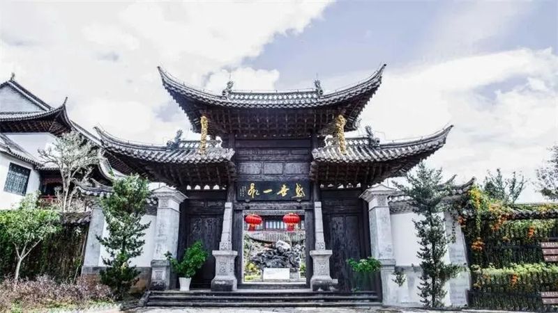 关于中华普洱茶博览苑：琼岭锁流霞，天光沐嫩茶的相关信息(6)