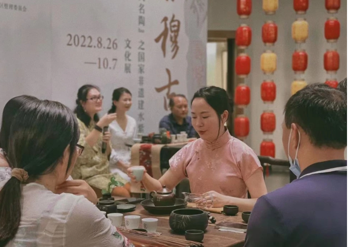 关于东莞石龙博物馆举行“寻美而至，茶遇紫陶”体验活动的信息