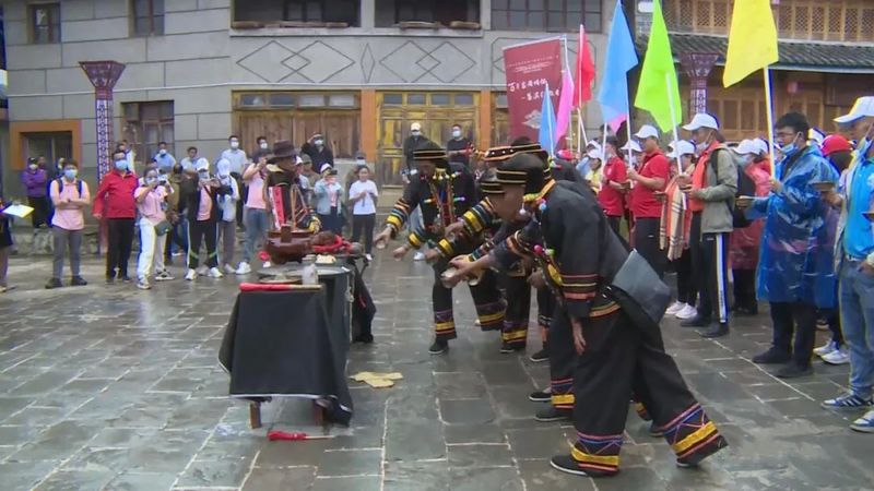 有关于2022 年中国临沧凤庆红茶节暨凤庆茶马文化推广周联盟茶企重走茶马古道活动---古镇马帮出镇仪式的相关信息(1)