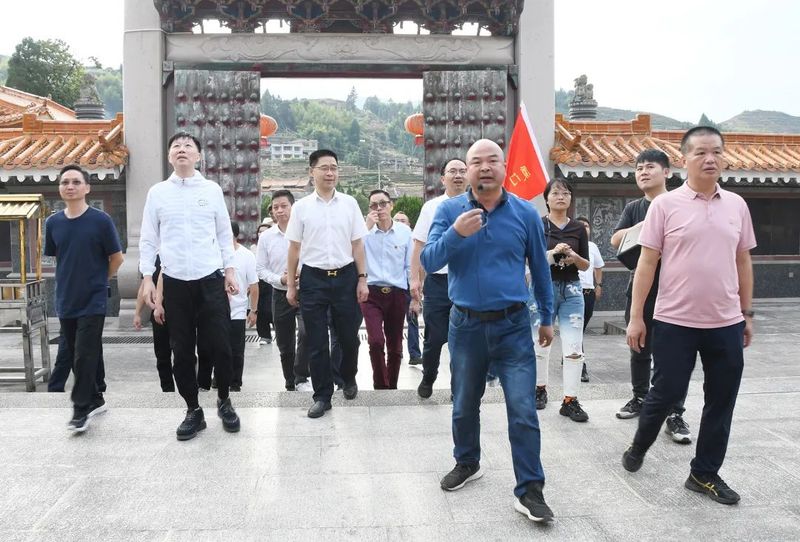关于振兴茶产业 媒体来助力，厦门市安溪商会组织媒体记者走进安溪茶乡的相关内容(14)