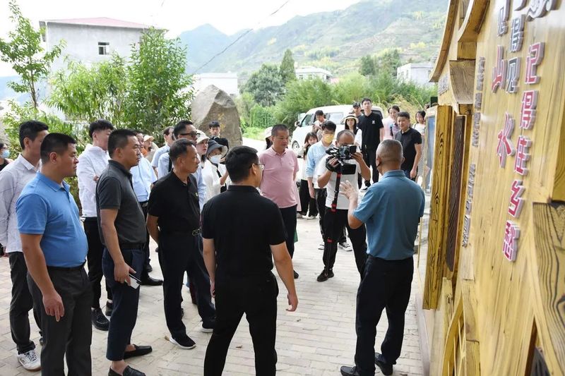 关于振兴茶产业 媒体来助力，厦门市安溪商会组织媒体记者走进安溪茶乡的相关内容(9)