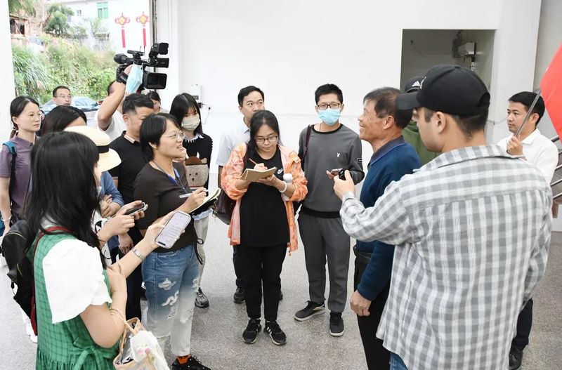 关于振兴茶产业 媒体来助力，厦门市安溪商会组织媒体记者走进安溪茶乡的相关内容(24)