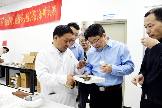 有关于福建省市场监督管理局、省供销社领导莅临大赛评审现场指导的消息(2)