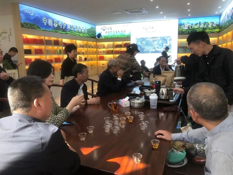 有关于福鼎市茶业协会支部委员会、福鼎市茶业协会组织部分企业开展“学习二十大精神的内容(7)