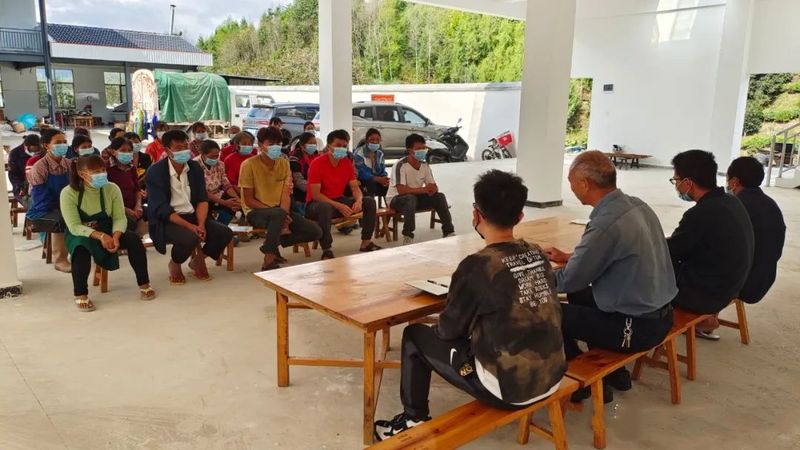 有关于梁河县：农业技术人员到水箐村开展茶叶科技培训的相关内容(1)