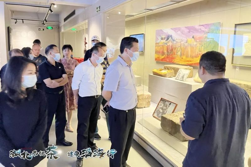有关于湖北“一红一绿一黑”今日抱团闯广东的相关内容(4)