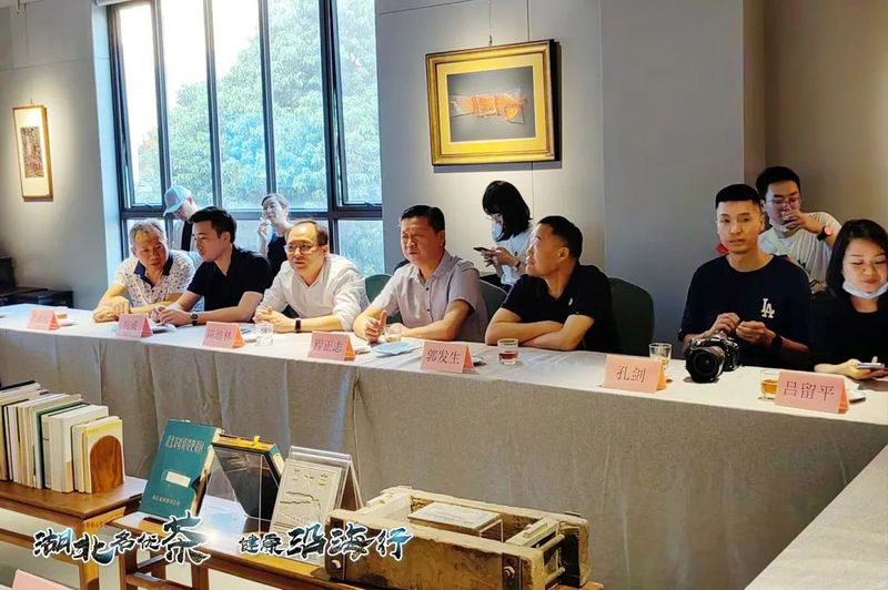 有关于湖北“一红一绿一黑”今日抱团闯广东的相关内容(7)