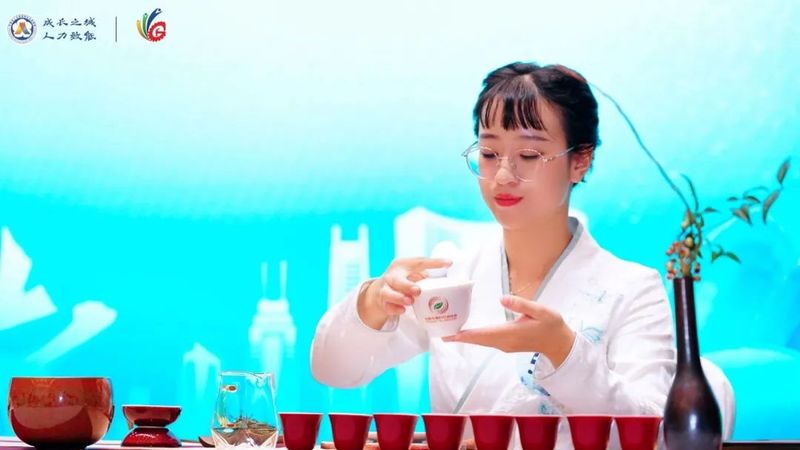 有关于斗茶技 赛茶香 2022年“东卓杯”茶艺师职业技能竞赛决赛圆满结束！金 银 铜及优胜奖诞生！的信息(16)