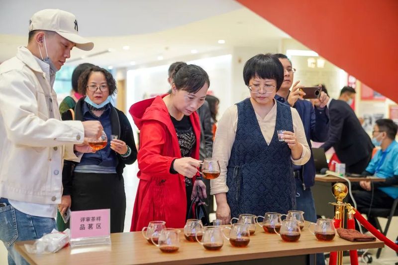 关于第四届中国(广西)六堡茶斗茶大会,绿水青山出好茶 茶韵飘香迎宾朋的资讯(4)