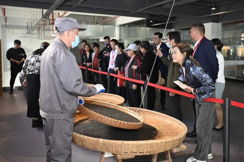 关于中国祁红科技博览园启用！第三届祁门红茶“茶王赛”揭幕的内容(9)