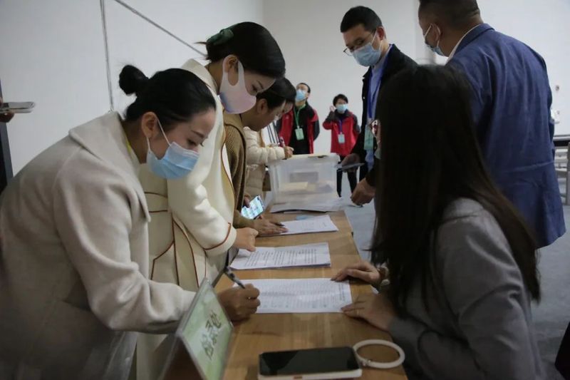 关于2022湖北省第一届茶艺竞赛恩施州选拔赛打响,选手惊艳亮相!的资讯(1)